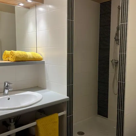 Piscine Le Natureva By 8h Apartmán *